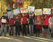 Ученики из экологических отрядов школ города собирали овощи и фрукты для животных абаканского зоопарка